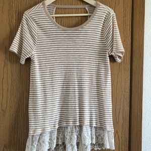 Boutique shirt with lace